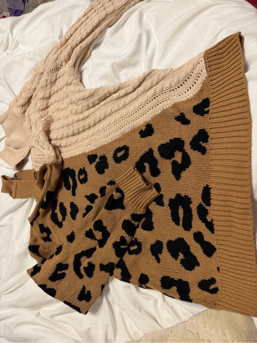 Leopard Colorblock Cable Turtleneck Sweater - Cream & Tan